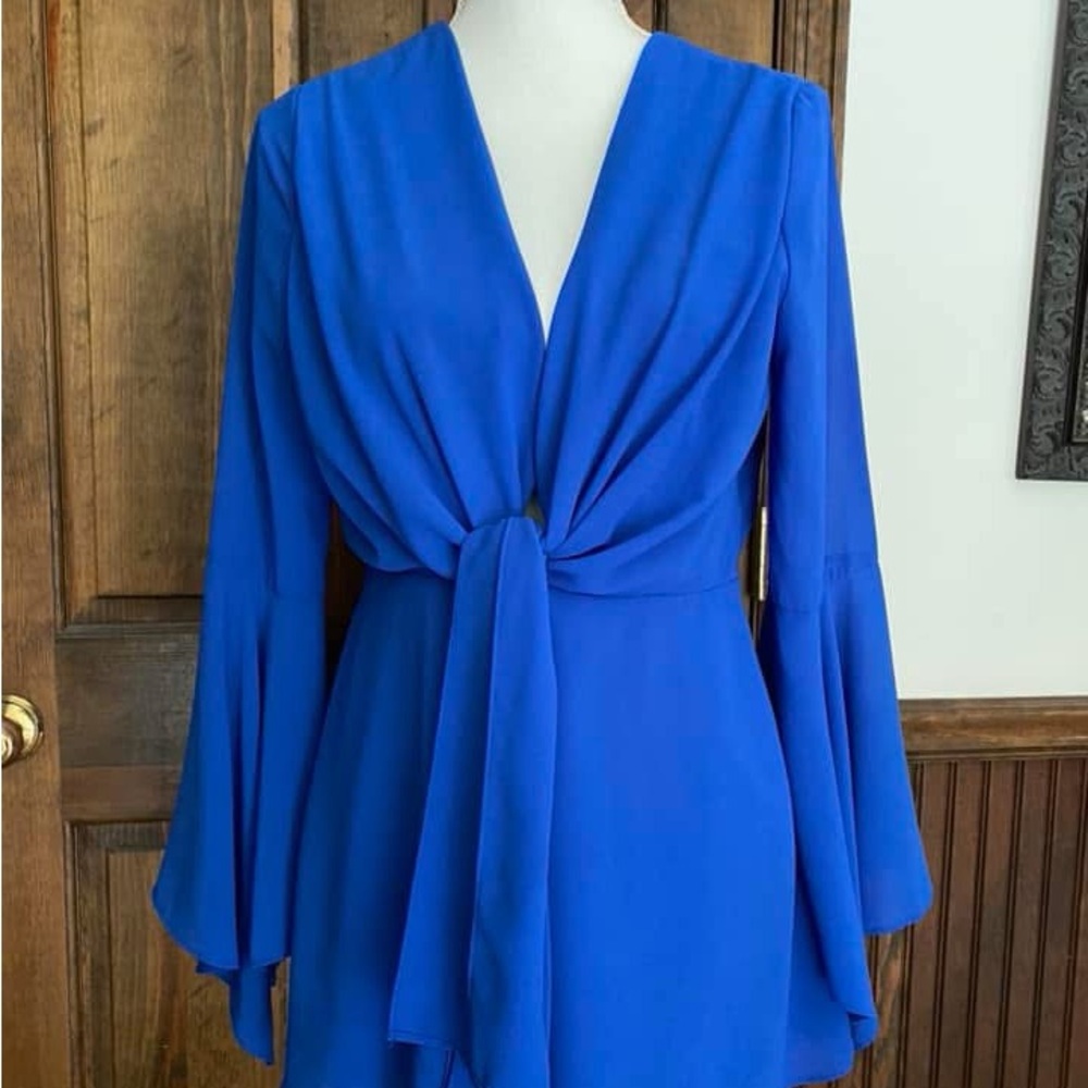 Elegant Blue Long Sleeve Romper
